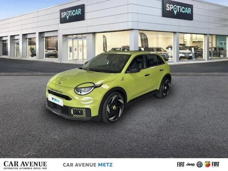 Abarth 600e vert acide d'occasion
