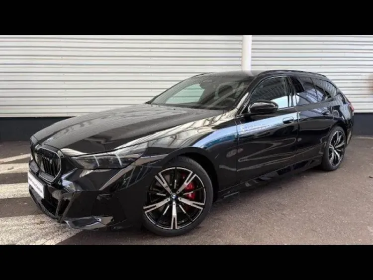 BMW i5 TOURING G61 saphirschwarz metallise neuf