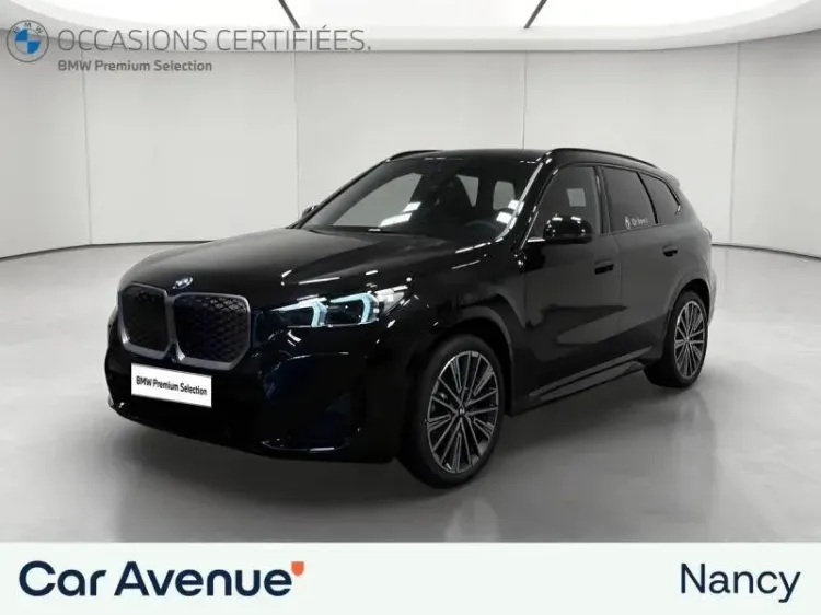 BMW iX1 U11 saphirschwarz metal neuf