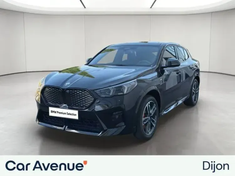BMW iX2 U10 saphirschwarz metallise neuf