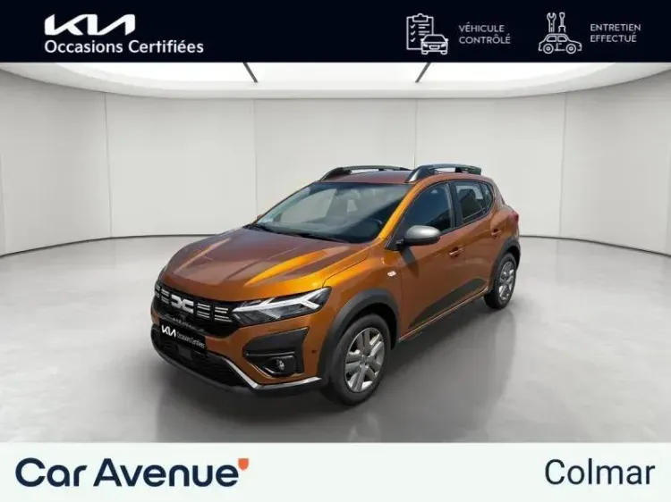 Dacia Sandero orange d'occasion