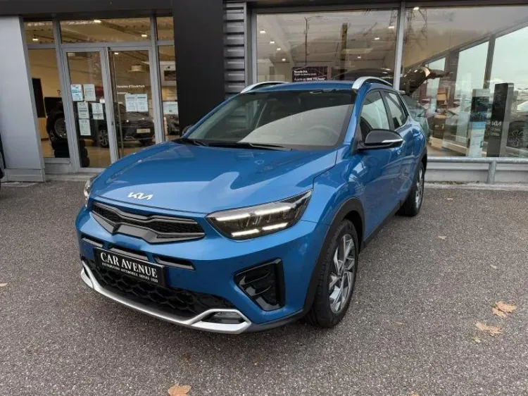 Kia Stonic bleu azur metallise neuf