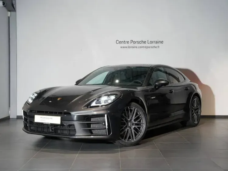 Porsche Panamera gris volcano metallise neuf