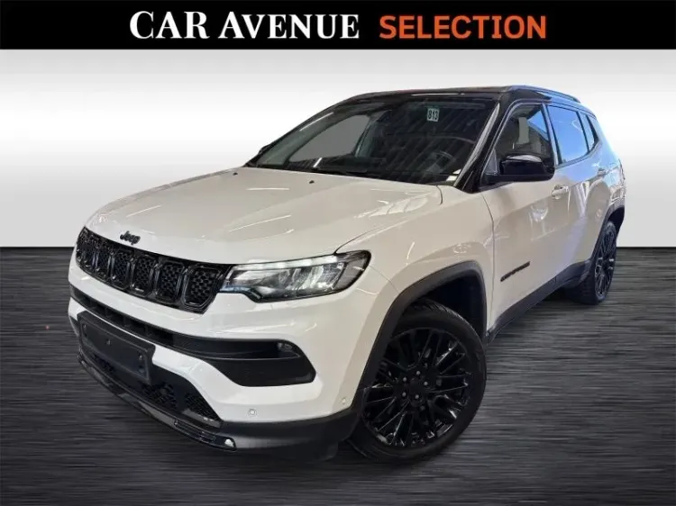 Jeep Compass white d'occasion