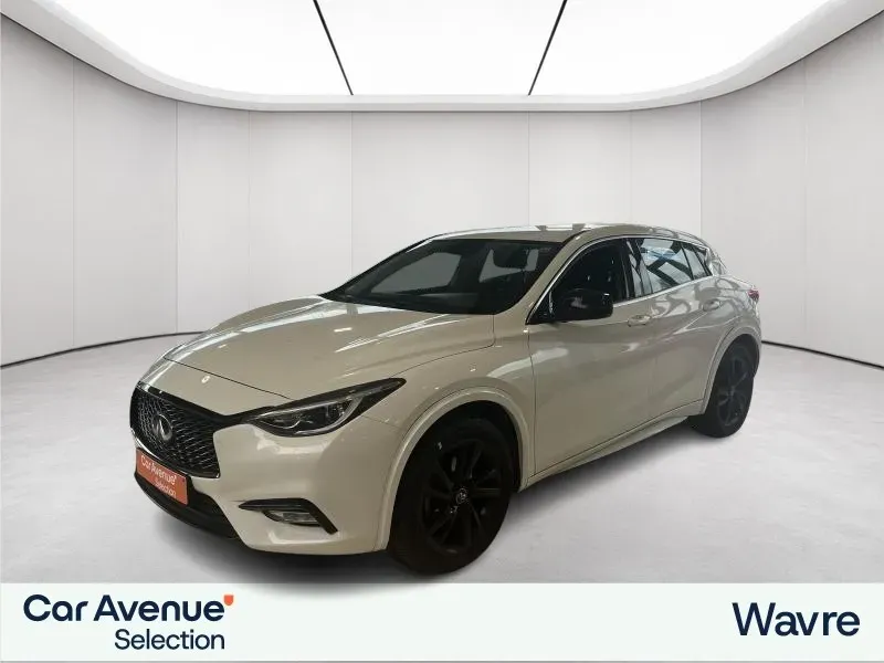 Infiniti Q30 white d'occasion