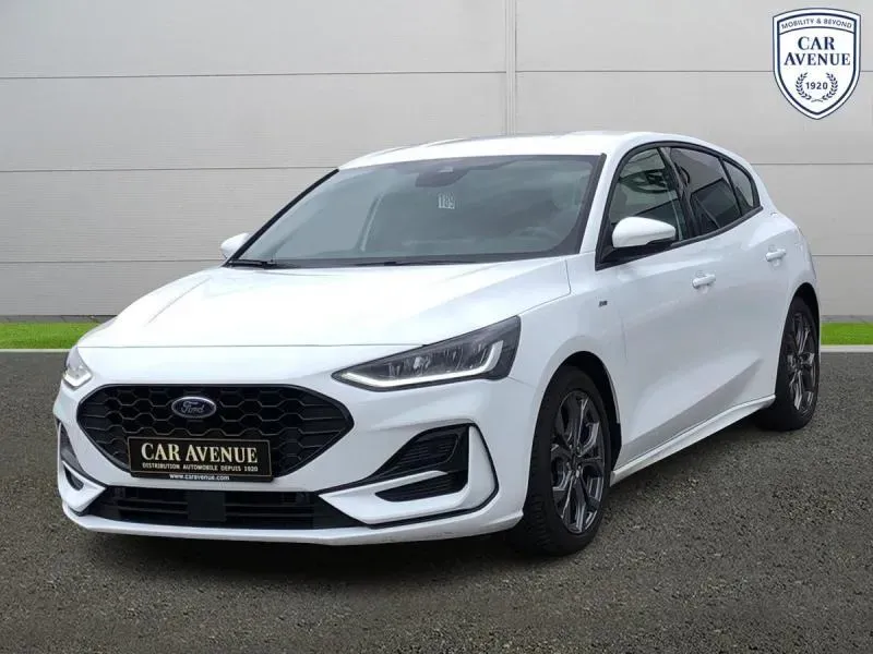 Ford Focus white d'occasion