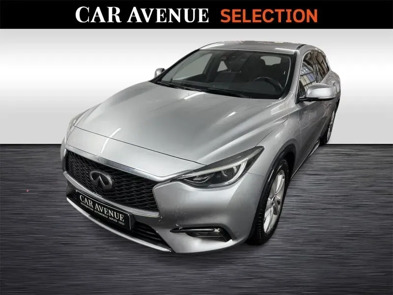 Infiniti Q30 grey d'occasion