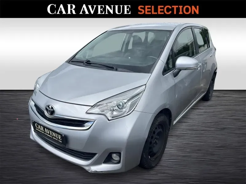 Toyota Verso-S silver d'occasion