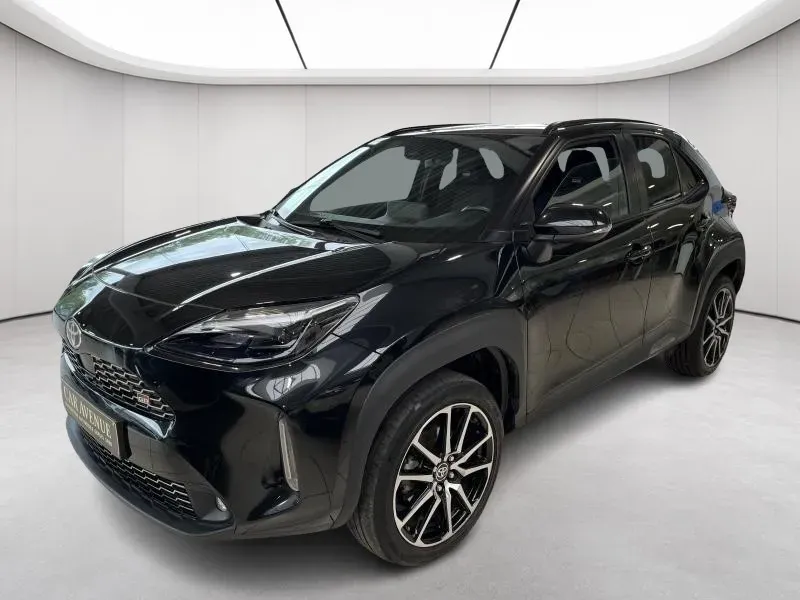 Toyota Yaris Cross black d'occasion
